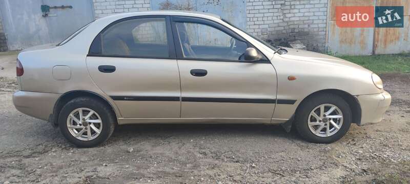 Седан Daewoo Sens 2004 в Дніпрі