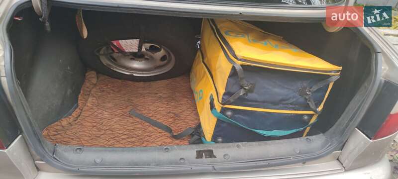 Седан Daewoo Sens 2004 в Дніпрі