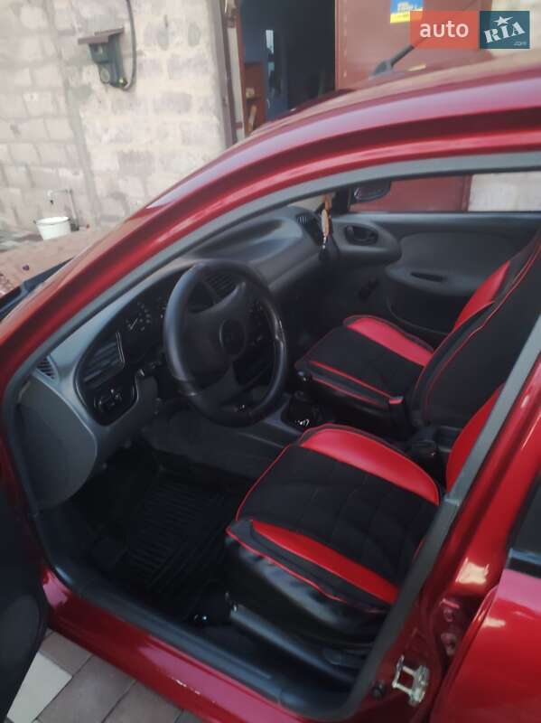 Седан Daewoo Sens 2005 в Дніпрі