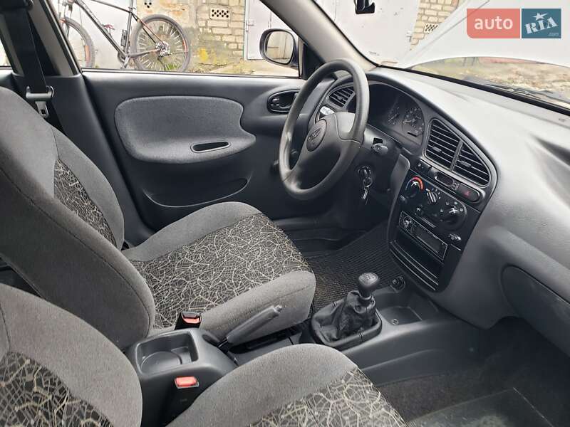 Седан Daewoo Sens 2004 в Вінниці