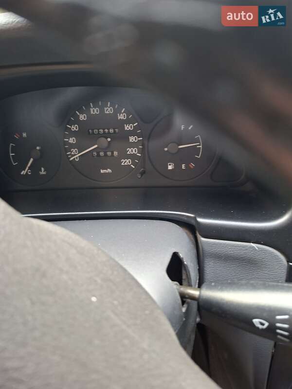 Седан Daewoo Sens 2004 в Дніпрі