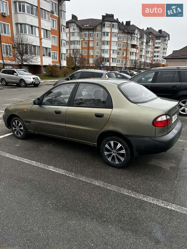 Седан Daewoo Sens 2004 в Бучі