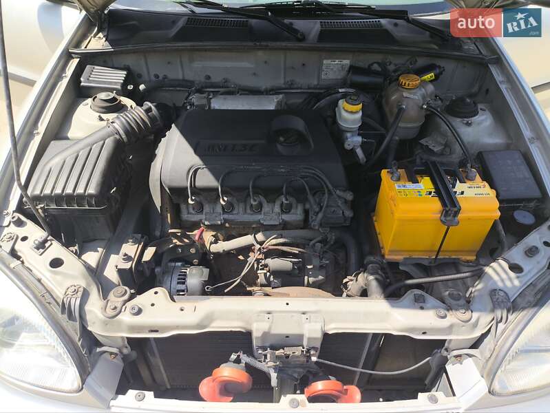 Седан Daewoo Sens 2003 в Запоріжжі