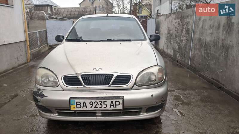Седан Daewoo Sens 2004 в Радивиліві