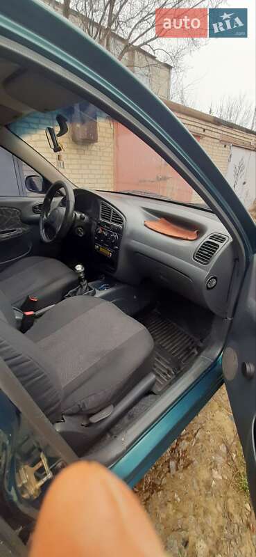 Седан Daewoo Sens 2003 в Солоницевке