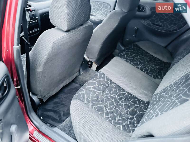 Седан Daewoo Sens 2003 в Белогородке