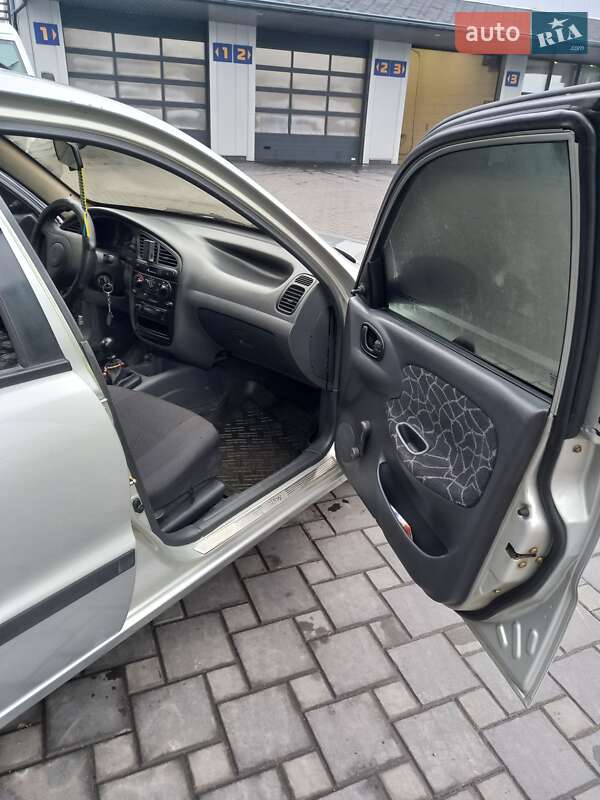 Седан Daewoo Sens 2004 в Запорожье