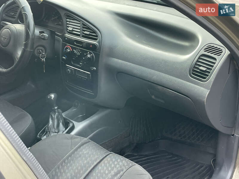 Седан Daewoo Sens 2003 в Теофиполе