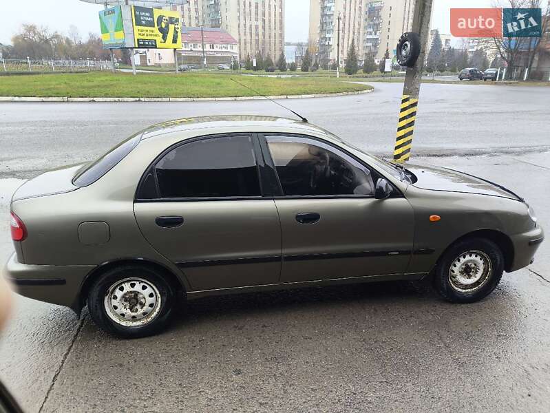 Седан Daewoo Sens 2003 в Новоднестровске