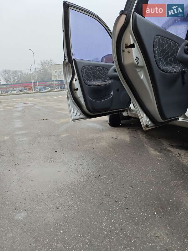 Седан Daewoo Sens 2001 в Полтаве