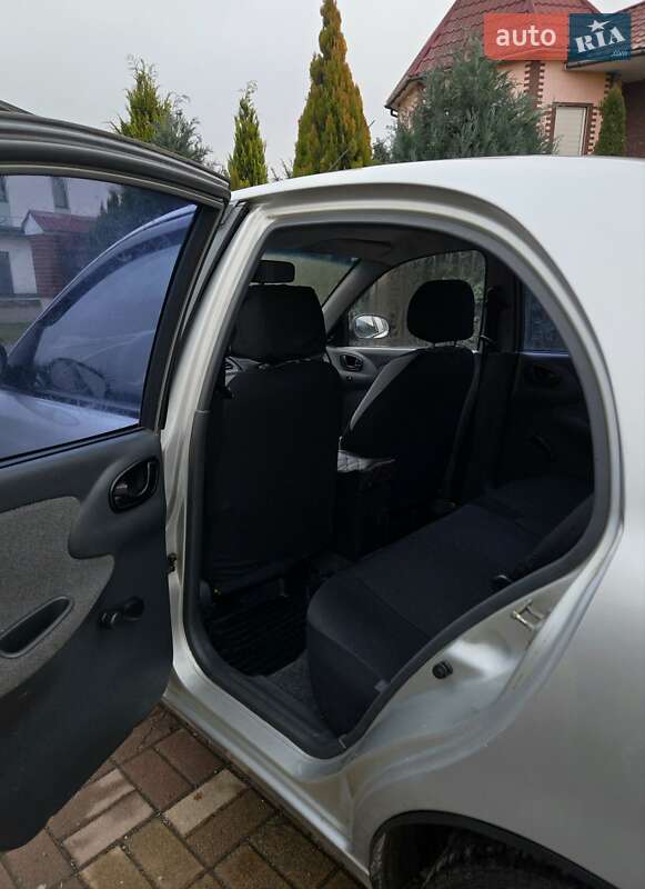 Седан Daewoo Sens 2005 в Иршаве