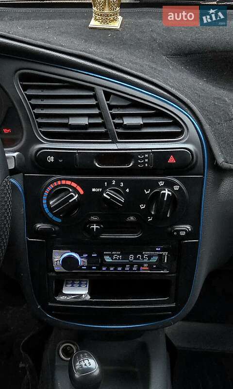 Седан Daewoo Sens 2005 в Иршаве