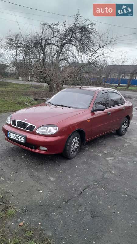 Седан Daewoo Sens 2002 в Гадяче