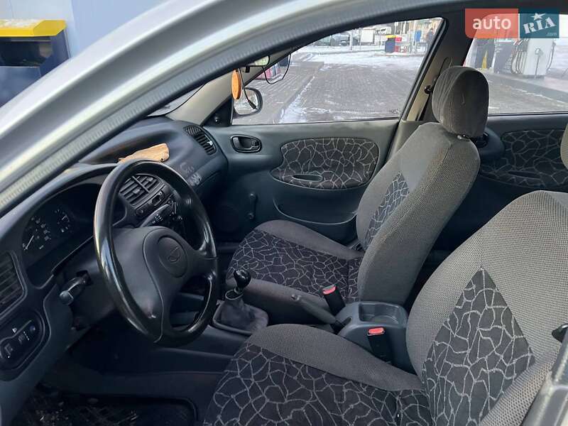 Седан Daewoo Sens 2003 в Николаеве
