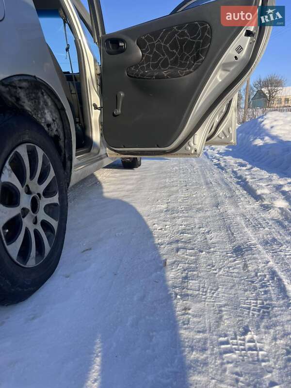 Седан Daewoo Sens 2002 в Староконстантинове