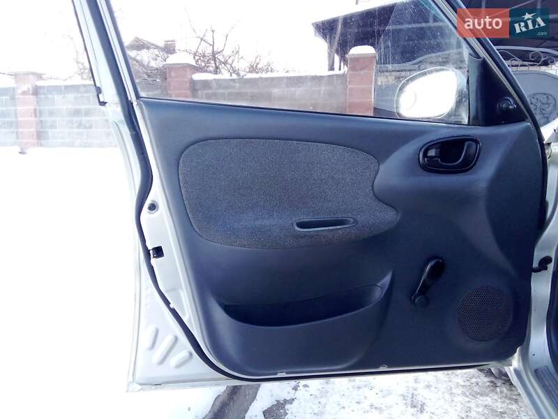 Седан Daewoo Sens 2005 в Вараше