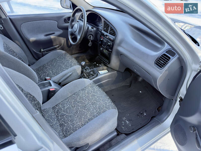 Седан Daewoo Sens 2004 в Могилев-Подольске