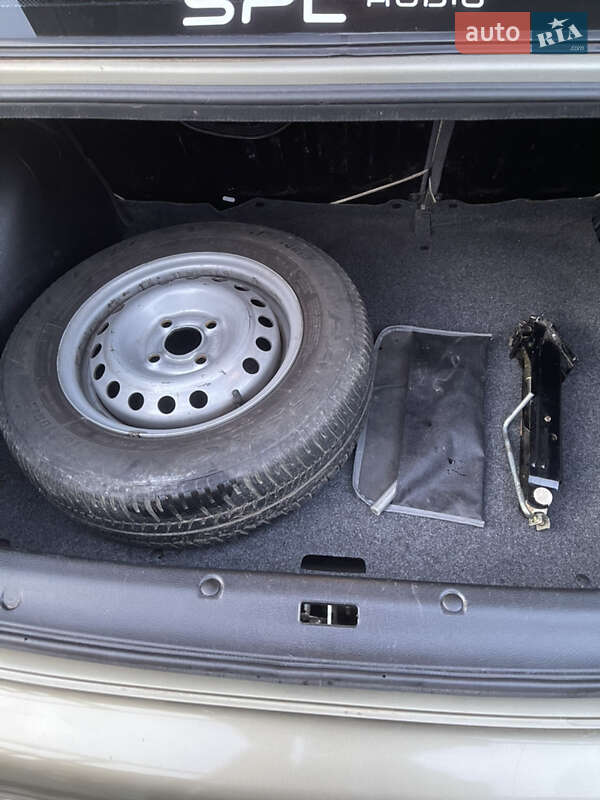 Седан Daewoo Sens 2005 в Вільнянську