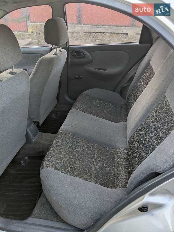 Седан Daewoo Sens 2006 в Хусті