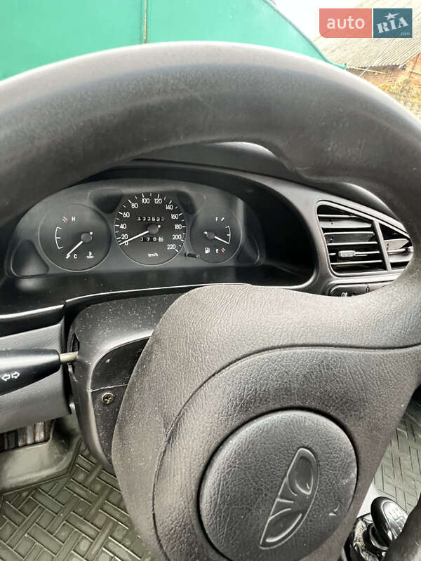 Седан Daewoo Sens 2003 в Умані