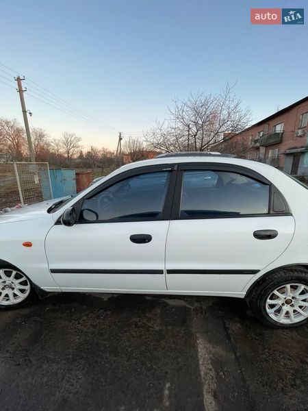 Седан Daewoo Sens 2004 в Новгородці