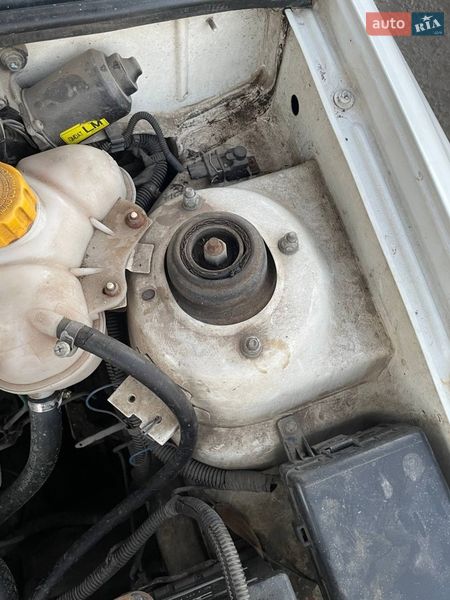 Седан Daewoo Sens 2004 в Новгородці