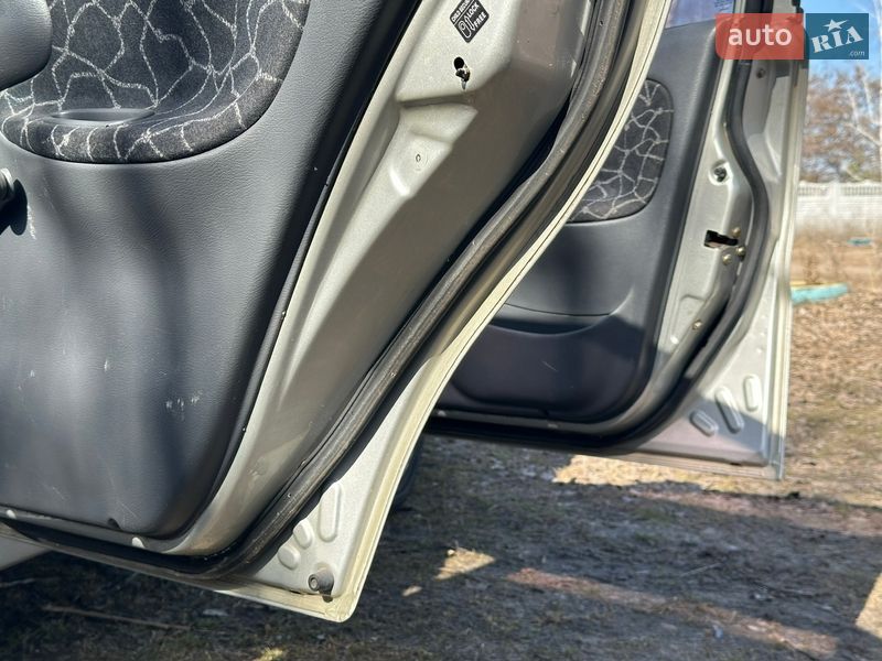 Седан Daewoo Sens 2003 в Днепре