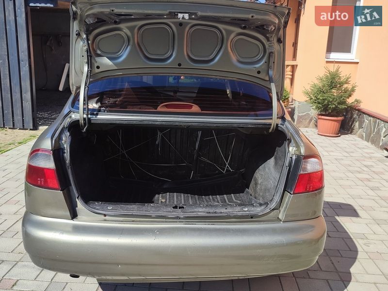 Седан Daewoo Sens 2003 в Ужгороде