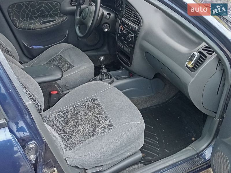 Седан Daewoo Sens 2004 в Днепре