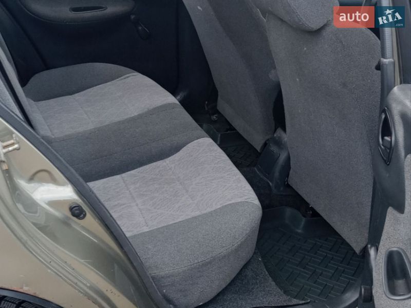 Седан Daewoo Sens 2004 в Подволочиске