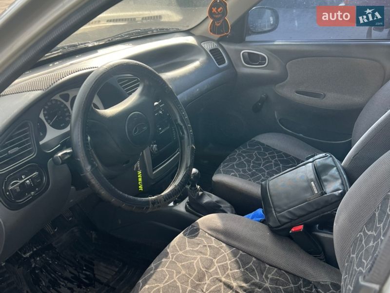Седан Daewoo Sens 2003 в Горохові