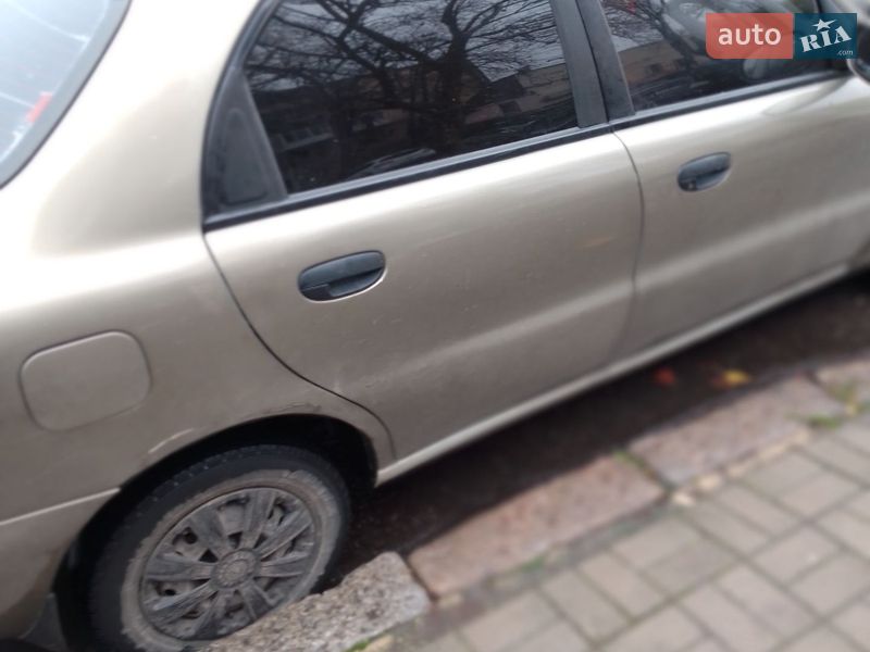 Седан Daewoo Sens 2003 в Черноморске