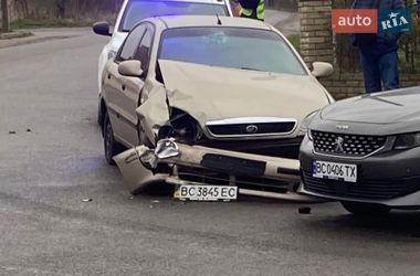 Седан Daewoo Sens 2013 в Львове