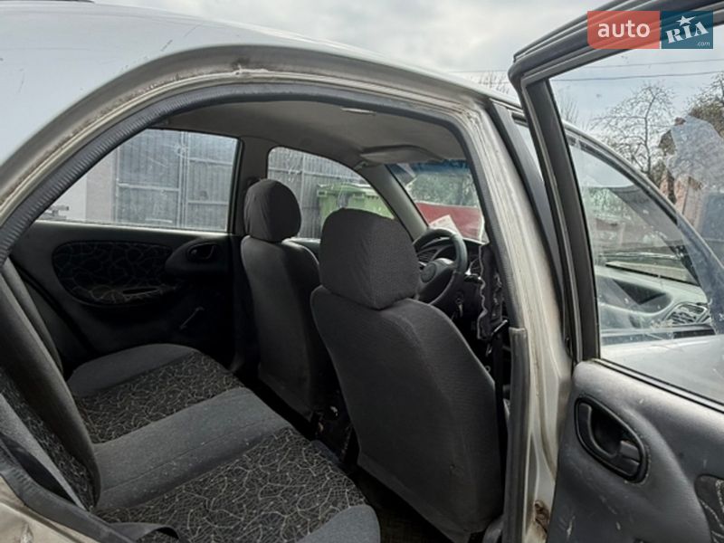 Седан Daewoo Sens 2003 в Дрогобичі