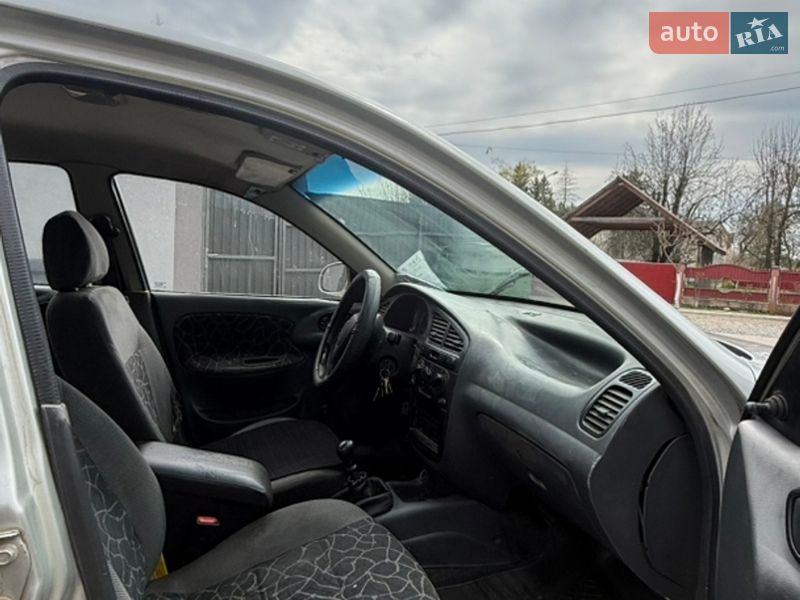 Седан Daewoo Sens 2003 в Дрогобичі