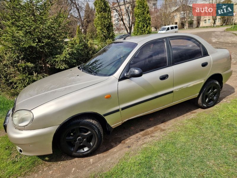 Седан Daewoo Sens 2004 в Ромнах