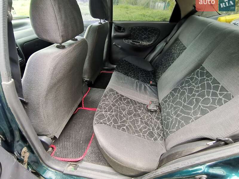Седан Daewoo Sens 2003 в Измаиле