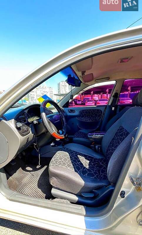 Седан Daewoo Sens 2003 в Киеве
