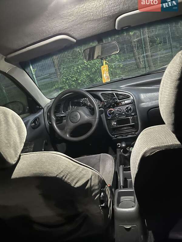 Седан Daewoo Sens 2004 в Кривом Роге
