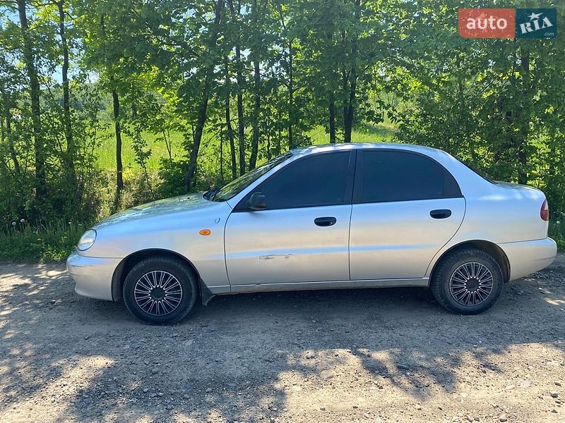 Седан Daewoo Sens 2005 в Косове