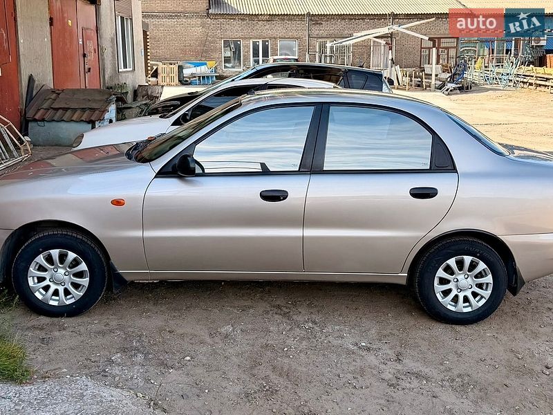 Седан Daewoo Sens 2004 в Запоріжжі