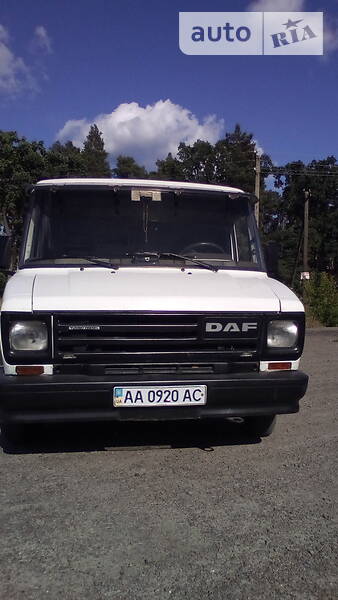 Грузовой фургон DAF 400 груз. 1992 в Попельне