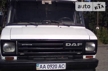 Грузовой фургон DAF 400 груз. 1992 в Попельне