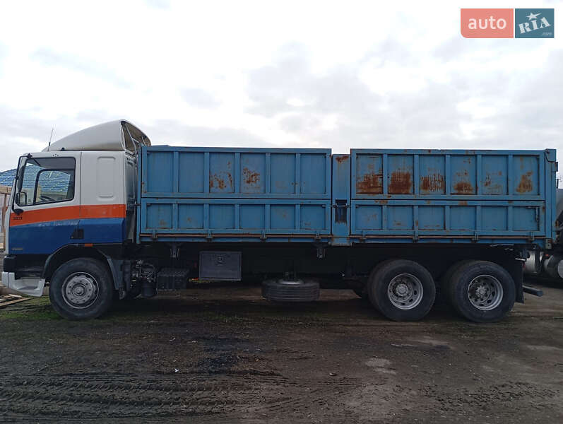 Самоскид DAF 75 2001 в Мукачевому