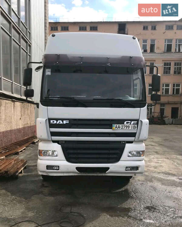 Тягач DAF 85 2001 в 