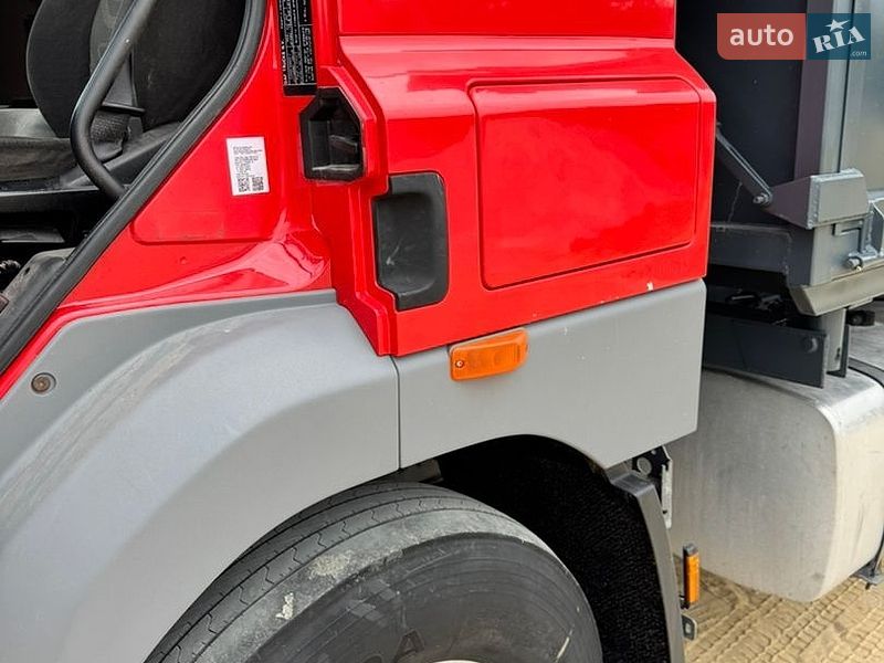 Самосвал DAF 85 2011 в Ровно