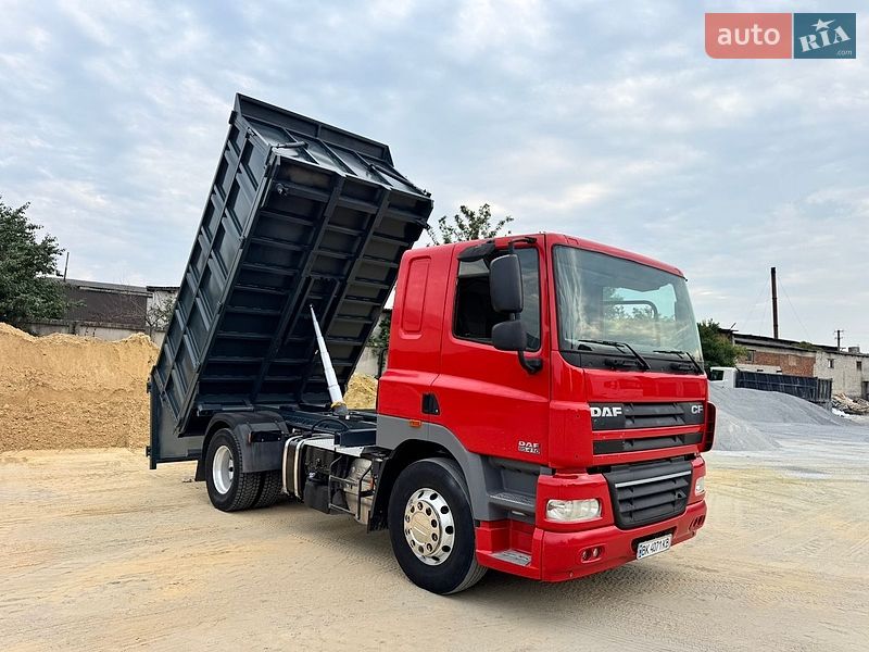 Самосвал DAF 85 2011 в Ровно