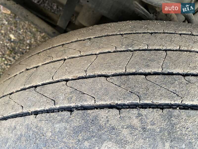 Грузовой фургон DAF 95 2001 в Черновцах