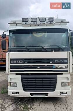Тягач DAF 95 2000 в Деражне
