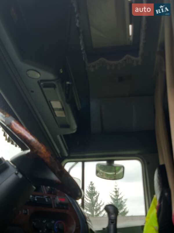 Тягач DAF 95 2002 в Городке